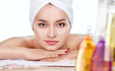 祛痘美白的秘方有哪些 夏季如何祛痘 怎樣能夠快速消痘印