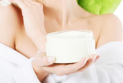 長(zhǎng)痘痘該怎么辦 如何祛除這些痘痘 祛除痘痘有什么誤區(qū)