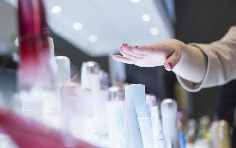 青春痘怎么治療 青春痘有什么治療方法 青春痘的原因有哪些