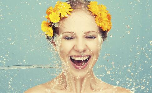 長(zhǎng)痘的原因及護(hù)膚方法 長(zhǎng)痘的原因 長(zhǎng)痘后要如何護(hù)膚 長(zhǎng)痘怎么辦