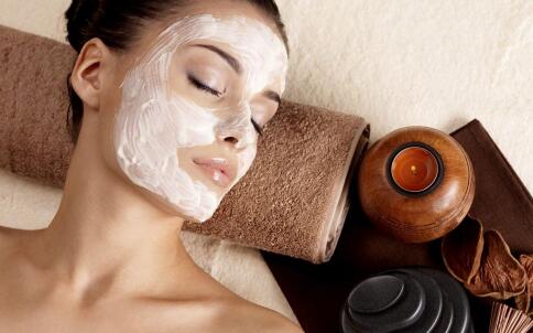 背部長(zhǎng)痘原因 背部為什么會(huì)長(zhǎng)痘 背部如何祛痘