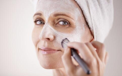 長(zhǎng)痘小常識(shí) 喝酒會(huì)導(dǎo)致臉上長(zhǎng)痘痘嗎 長(zhǎng)痘痘與身體健康的關(guān)系