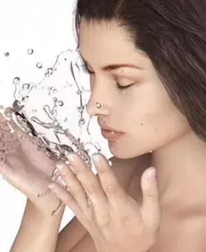 還在做追求養(yǎng)生的黃臉婆？快來看看精致的女人都是么保養(yǎng)的