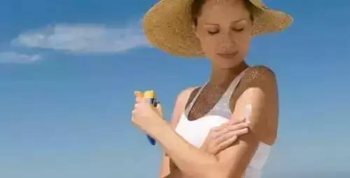 皮膚又干又油？教你幾招，快速補(bǔ)充皮膚水分