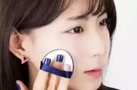 臉上長痘痘能不能化妝？