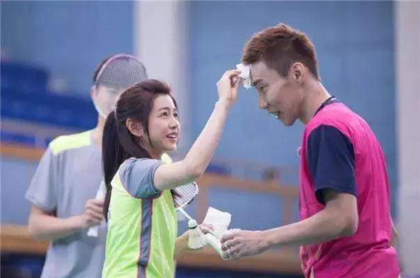 這五個壞習(xí)慣老讓人長痘