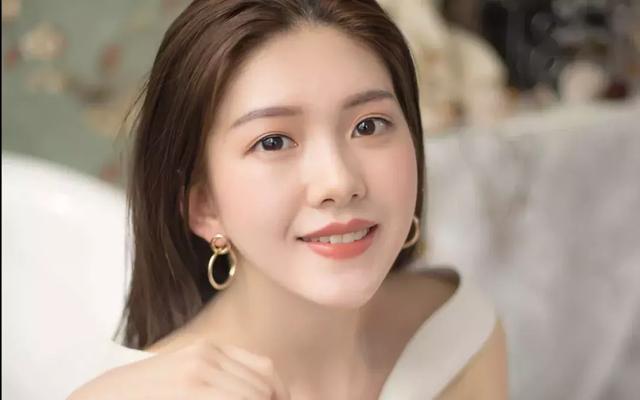 還在為油性皮膚該如何護(hù)理苦惱嗎？