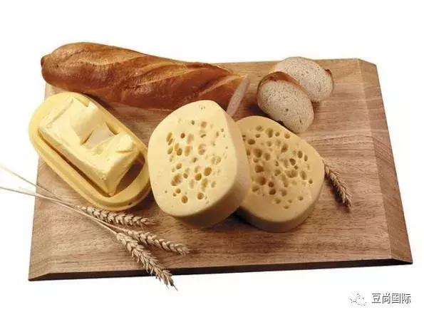 常喝牛奶會加重痤瘡？