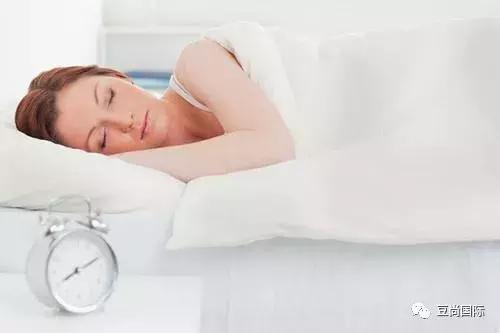 常喝牛奶會加重痤瘡？