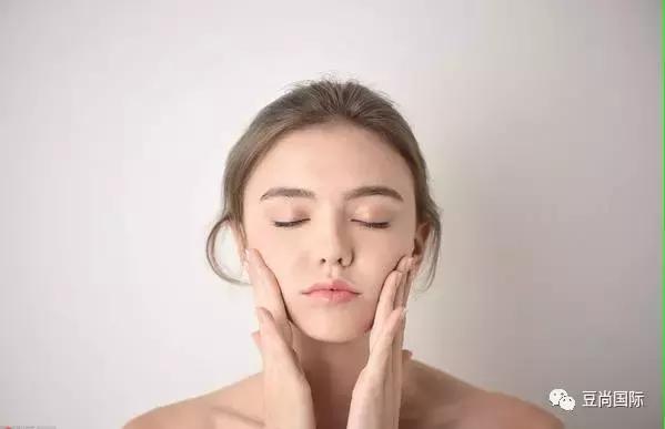 痘痘形成的主要原因有哪些？