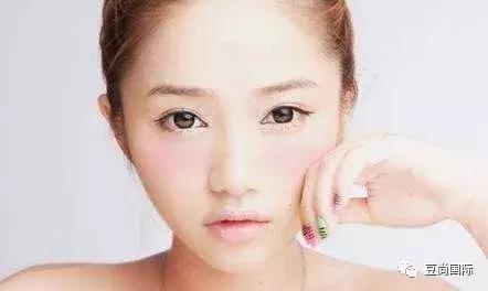 長痘痘后，為啥肌膚變灰暗了？