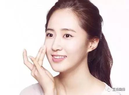 秋季易引發(fā)肌膚問題的護(hù)膚習(xí)慣有哪些？