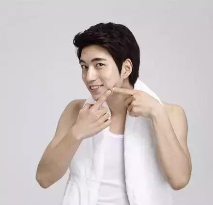 如何對付潛伏期的痘痘？