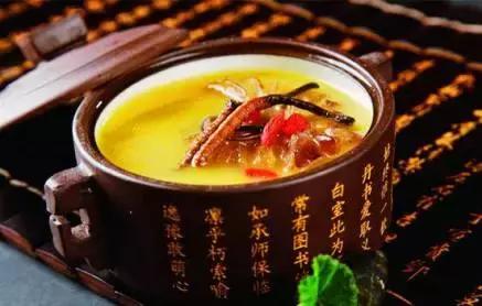 一針見血：分析毛孔大的原因